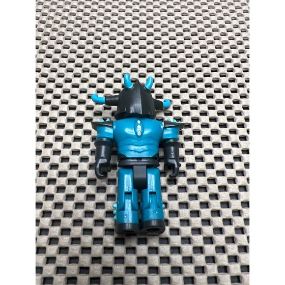 Roblox Series 1 and 3 - 4 Character Lot No Codes - Picture 5 of 9